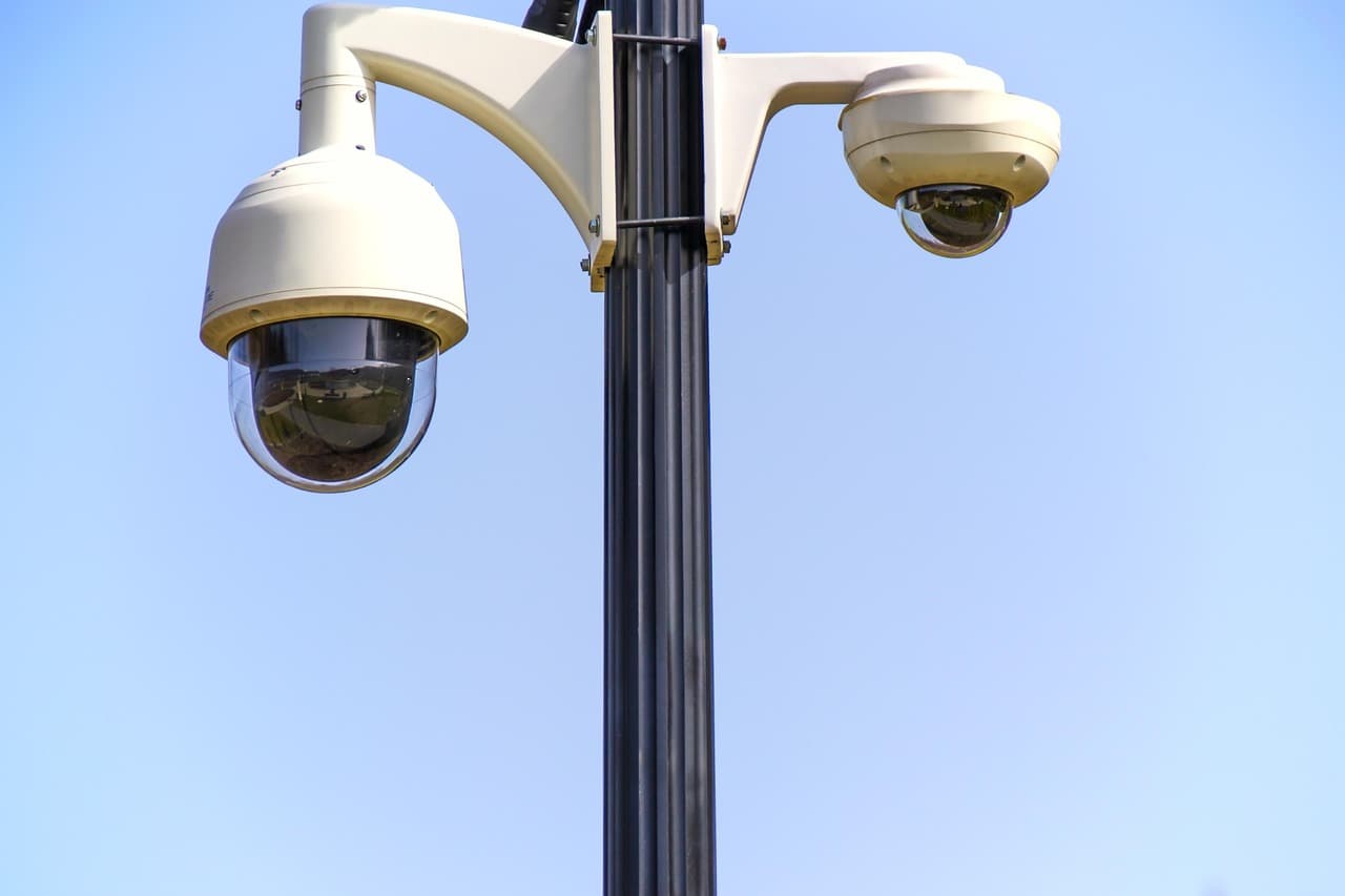 Enhancing Home Security with Smart Cameras: A Comprehensive Guide